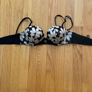 NWOT Victoria Secret Bra